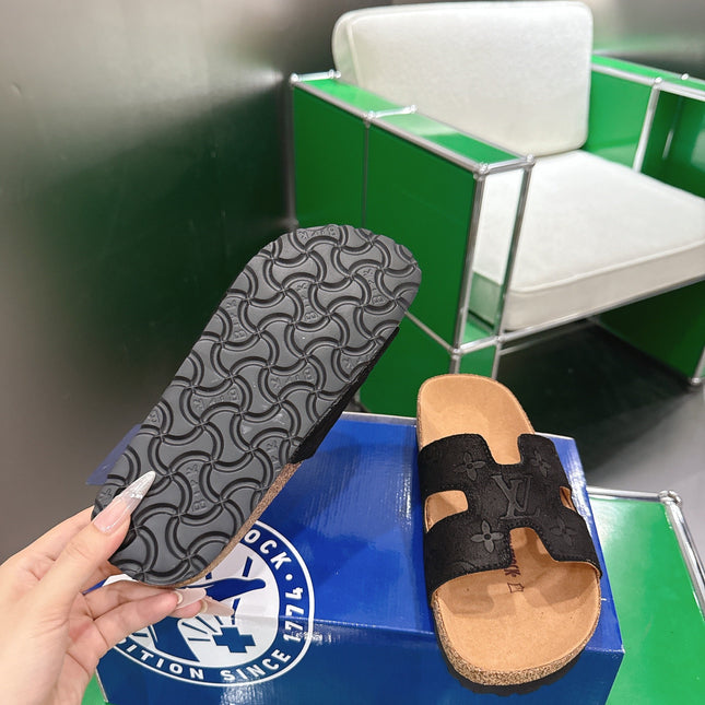 LV 26S SLIDES IN BLACK SUEDE