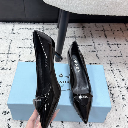 PRADA 26S POINTED-TOE HIGH HEELS 60MM IN BLACK PATENT CALFSKIN WITH LOGO