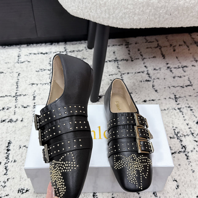 CHLOÉ 26S FLAT SHOES IN BLACK CALFSKIN WITH METAL STUDS