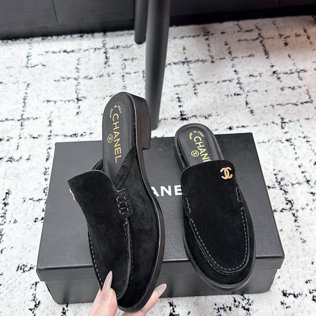 CHANEL 26S MULE LOAFERS IN BLACK SUEDE WITH CC LOGO