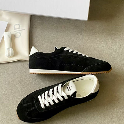 ALO 25S SUNSET SNEAKER IN BLACK SUEDE