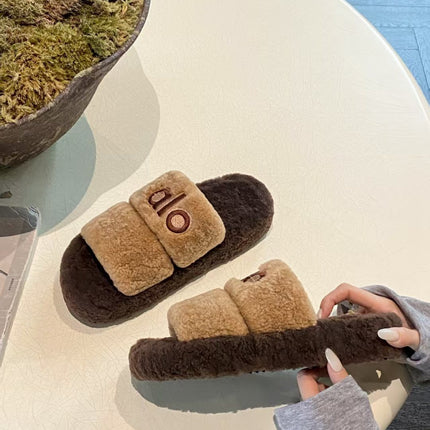 ALO 25S SLIDE SANDALS IN LIGHT BROWN WOOL