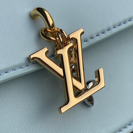 WALLET ON CHAIN BLOOM 20 IN AZUR BLUE CALFSKIN