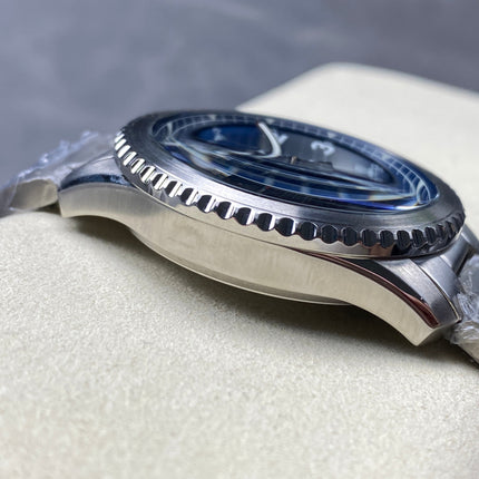 AVIATOR 8 AUTOMATIC ALL STEEL BLUE DIAL