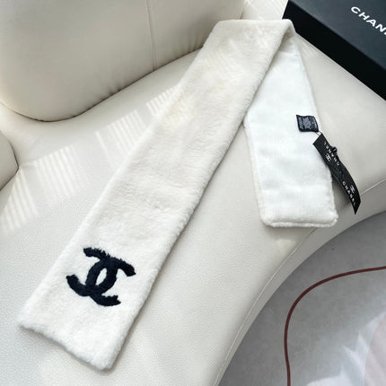 CHANEL 25S SCARF 120 IN FAUX FUR 876436