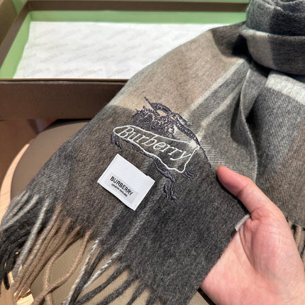 BURBERRY 25S SCARF 180 CM IN CASHMERE 938035