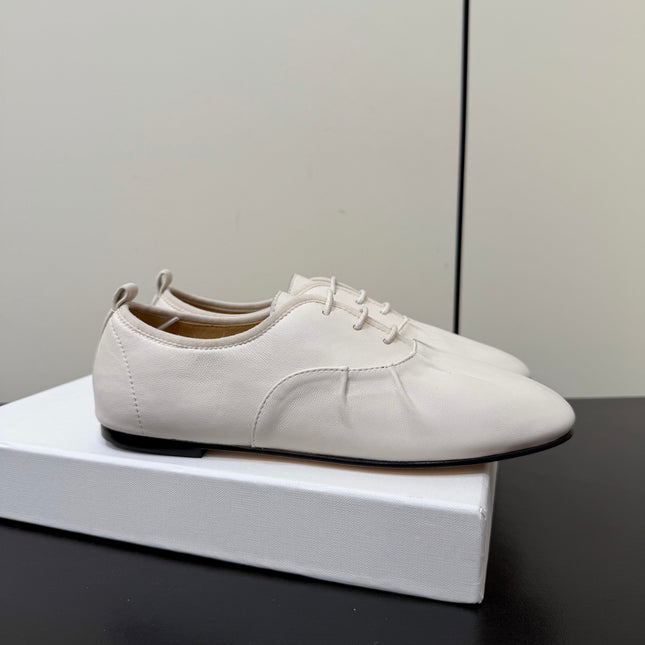 THE ROW 26S LACE UP DERBY FLATS IN WHITE CALFSKIN  WITH SQUARE TOE