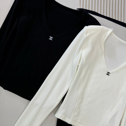 CHANEL 25S V-NECK T-SHIRT 608
