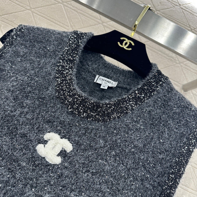 CHANEL 26S SLEEVELESS KNITTED SEQUIN BLAZER 664