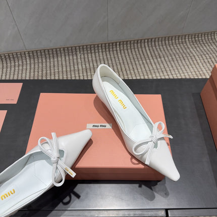 MIUMIU 26S POINTED TOE PUMPS 55MM IN WHITE CALFSKIN WITH BOW