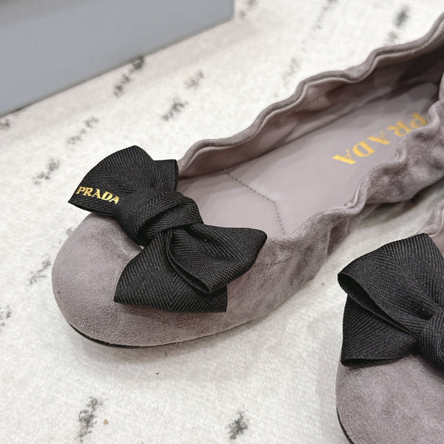 PRADA 26S ROUND TOE FLATS WITH BOW IN TAUPE BROWN SUEDE