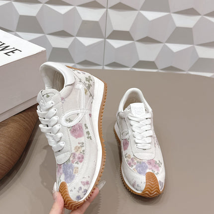 LOEWE 26S FLOW RUNNER SNEAKER IN WHITE FLORAL PATTERN SUEDE AND CALFSKIN