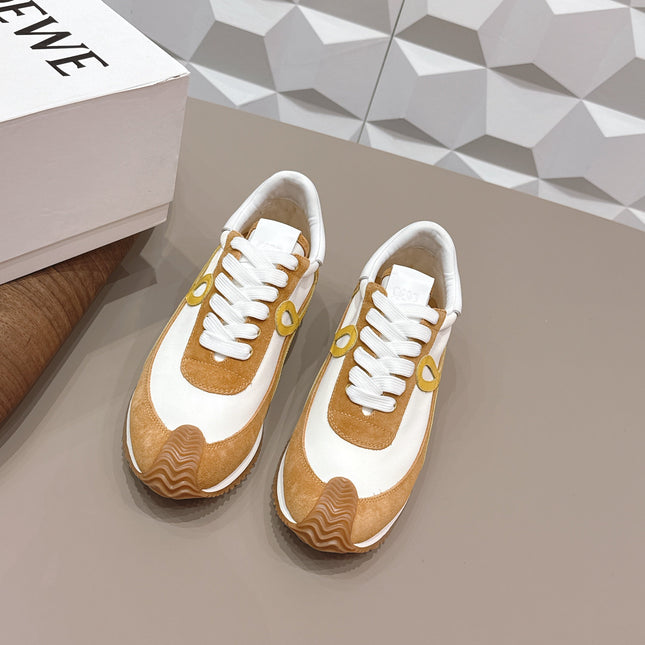 LOEWE 26S FLOW RUNNER SNEAKER IN CARAMEL BROWN AND WHITE SUEDE AND WHITE CALFSKIN