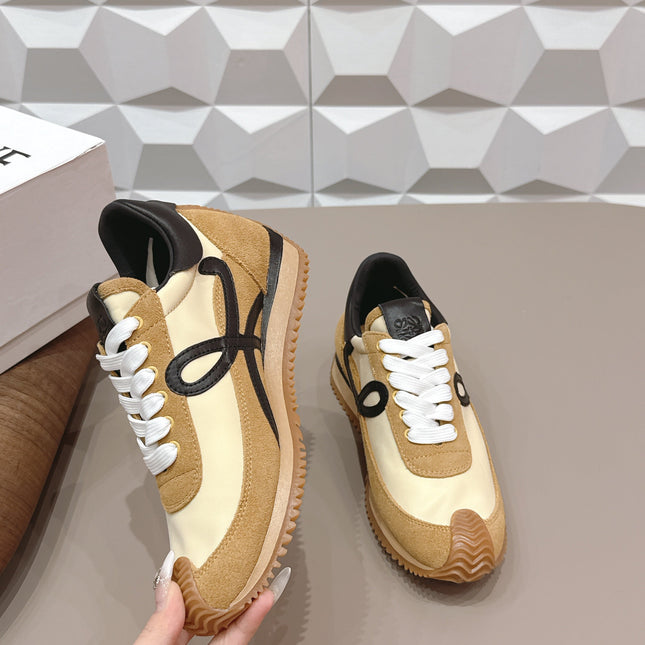 LOEWE 26S FLOW RUNNER SNEAKER IN TAN BROWN SUEDE AND BLACK CALFSKIN