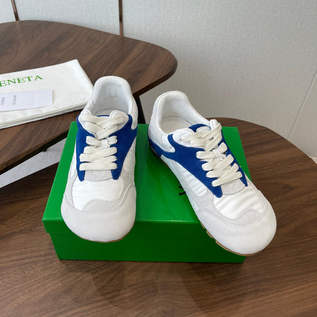 BOTTEGA VENETA 26S ORBIT FLASH SNEAKERS IN WHITE AND BLUE SUEDE
