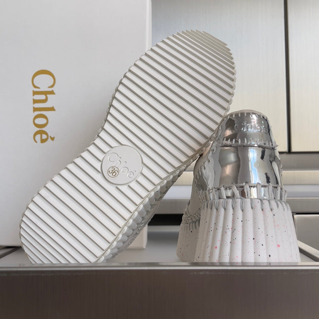 CHLOÉ 26S WEDGE SNEAKERS 70 MM IN WHITE AND SILVER CALFSKIN
