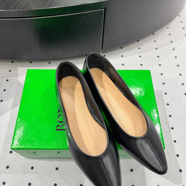 BOTTEGA VENETA 26S BALLET FLATS IN BLACK CALFSKIN