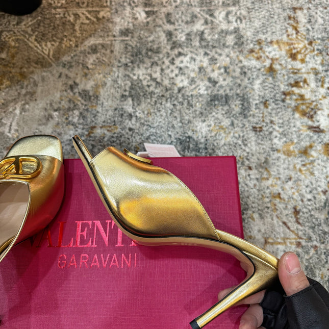 VALENTINO 26S HIGH HEEL SANDALS 105 MM IN METALLIC GOLD CALFSKIN