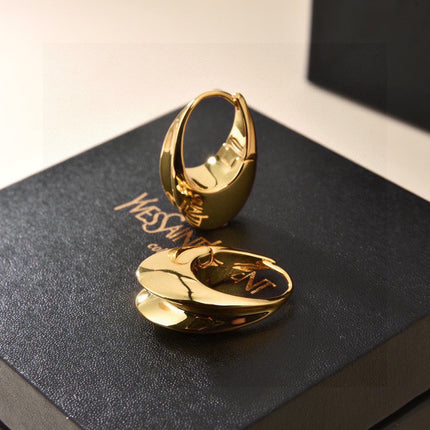 YSL 26S SCULPTED OVAL HOOP EARRINGS IN GOLD TONE METAL 615775