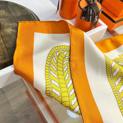 HERMES 26S PRINTED SQUARE SCARF 88 IN SILK 309938