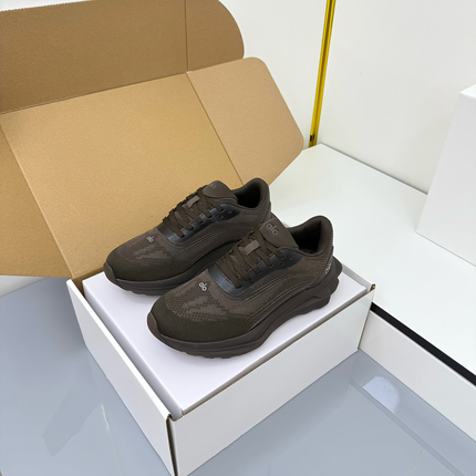 ALO 25S SNEAKER IN MOSS BROWN MESH FABRIC