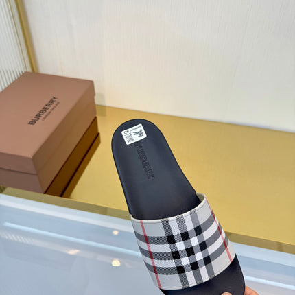 BURBERRY 26S SLIDES SANDAL IN GREY BLACK CALFSKIN