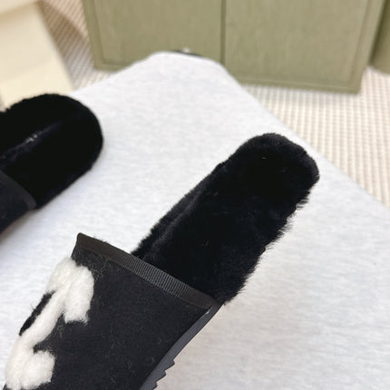 CHANEL 25S FUR SLIPPERS DOUBLE-LAYERED IN BLACK WITH WHITE CC LOGO