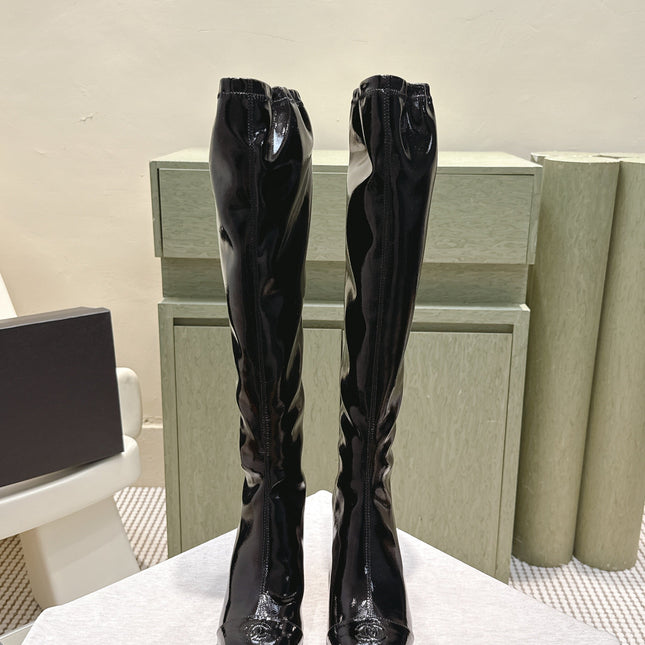 CHANEL 25S KNEE-HIGH BOOTS 60MM IN BLACK PATENT CALFSKIN WEDGE HEELS