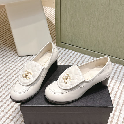 CHANEL 25S LOAFERS MOCCASIN 65MM IN WHITE CALFSKIN GOLD HARDWARE