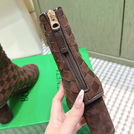 BOTTEGA VENETA 26S INTRECCIATO BOOTS 70 MM IN DARK BROWN SUEDE AND LAMBSKIN