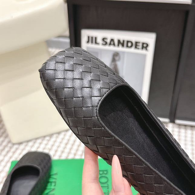 BOTTEGA VENETA 26S SQUARE-TOE FLATS IN BLACK TECHNICAL WOVEN LAMBSKIN