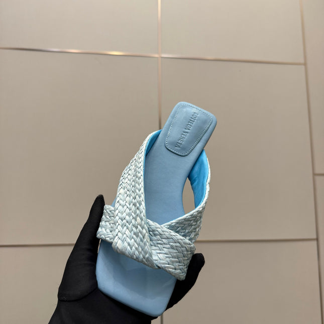 BOTTEGA VENETA 26S SANDALS IN LIGHT BLUE CALFSKIN AND RAFFIA