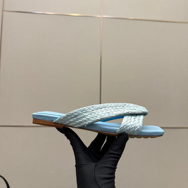BOTTEGA VENETA 26S SANDALS IN LIGHT BLUE CALFSKIN AND RAFFIA