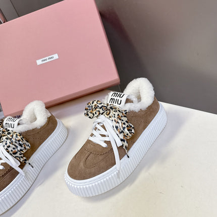 MIUMIU 25S SNEAKERS 45MM IN EARTH BROWN SUEDE WITH LEOPARD-PRINT LACES SHEARLING