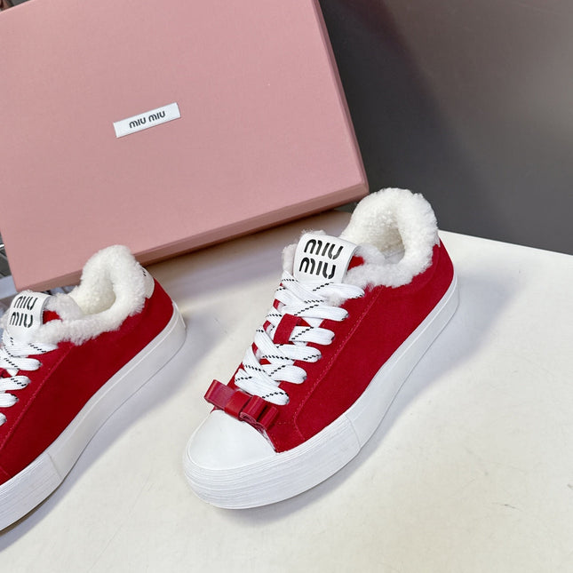 MIUMIU 25S SNEAKERS IN DARK RED SUEDE WITH SHEARLING