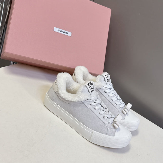 MIUMIU 25S SNEAKERS IN WHITE SUEDE WITH SHEARLING
