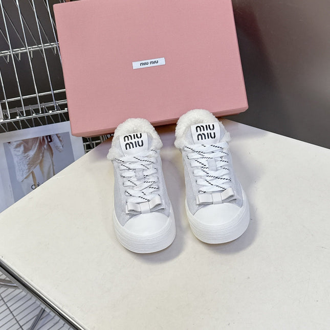 MIUMIU 25S SNEAKERS IN WHITE SUEDE WITH SHEARLING