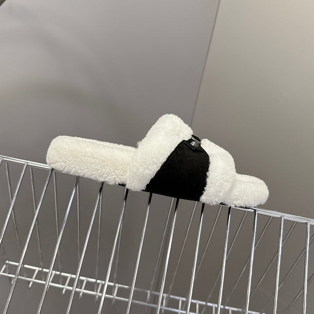 BALENCIAGA 25S SLIPPERS IN BLACK SUEDE AND WHITE WOOL