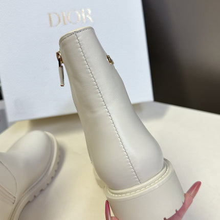 DIOR 25S D-MAJOR ANKLE BOOTS IN WHITE LAMBSKIN WITH GOLD HARDWARE