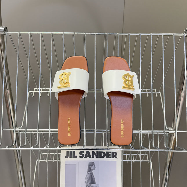 BURBERRY 26S FLAT SLIDE SANDALS IN WHITE AND CARAMEL BROWN CALFSKIN GOLD HARDWARE