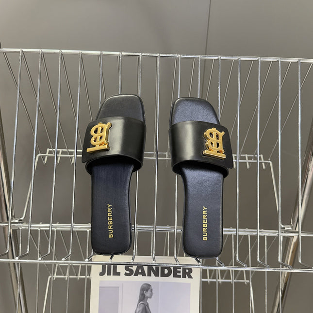 BURBERRY 26S FLAT SLIDE SANDALS IN BLACK CALFSKIN GOLD HARDWARE