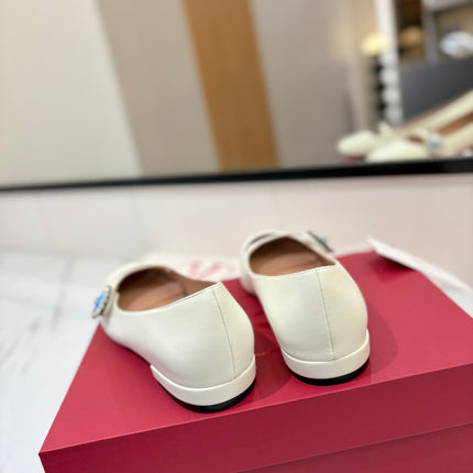 VALENTINO 26S MARY JANE FLATS IN WHITE CALFSKIN WITH CRYSTAL FLOWER