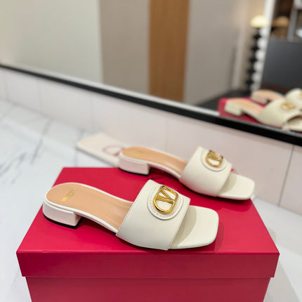 VALENTINO 26S SANDALS IN WHITE SMOOTH CALFSKIN WITH GOLD HARDWARE