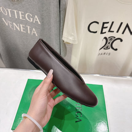 BOTTEGA VENETA 26S BALLET FLATS IN DARK BROWN LAMBSKIN
