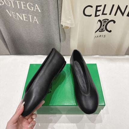 BOTTEGA VENETA 26S BALLET FLATS IN BLACK LAMBSKIN