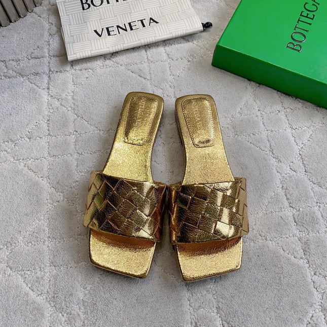 BOTTEGA VENETA 26S SQUARE-TOE SLIDE SANDALS IN GOLD LAMBSKIN
