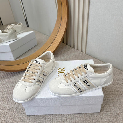 DIOR 26S SNEAKERS IN CREAM WHITE SUEDE