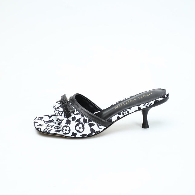 LV 26S HIGH-HEELED MULES 55 MM IN WHITE AND BLACK MONOGRAM CANVAS STYLE 2