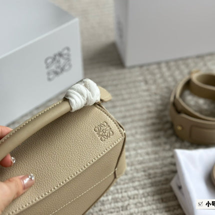 LOE MINI 18 PUZZLE BAG IN DARK CREAM CALFSKIN