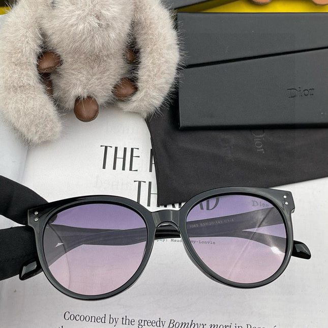 MONTAIGNE SUNGLASS CD5106 IN BLACK ACETATE